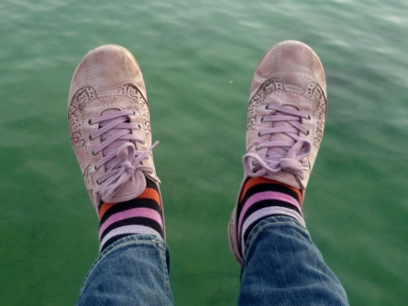 chaussettes rayées au-dessus du lac de Constance